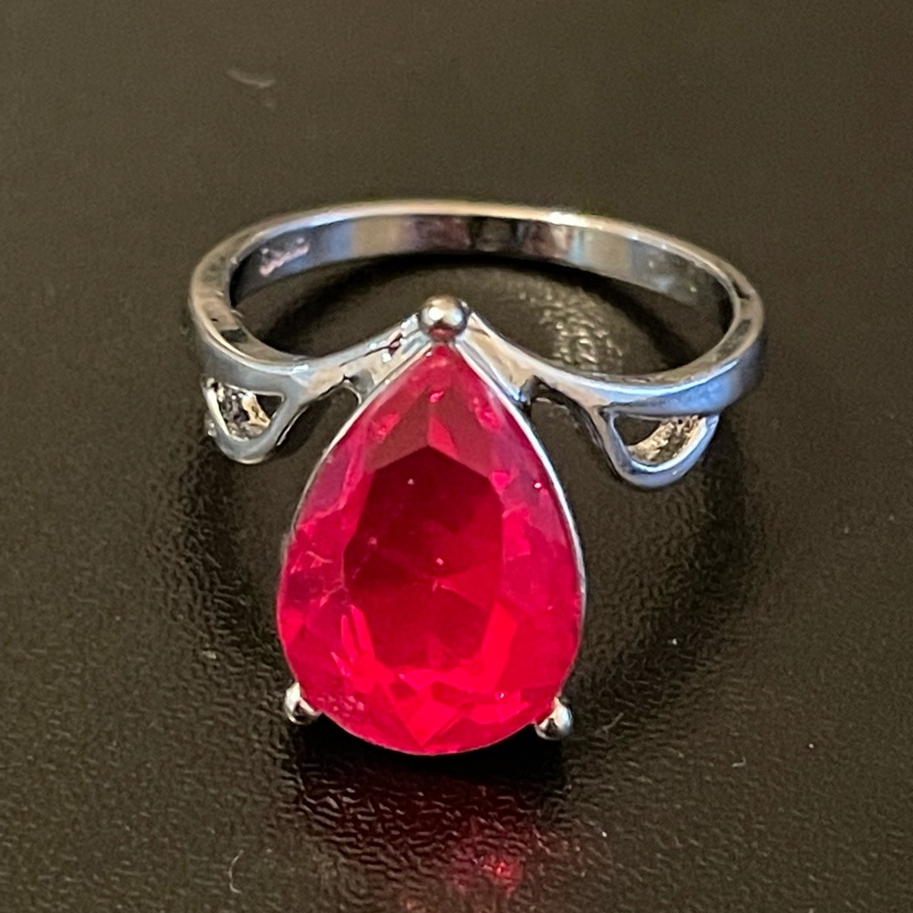 Water drop red rhinestone ring size 8